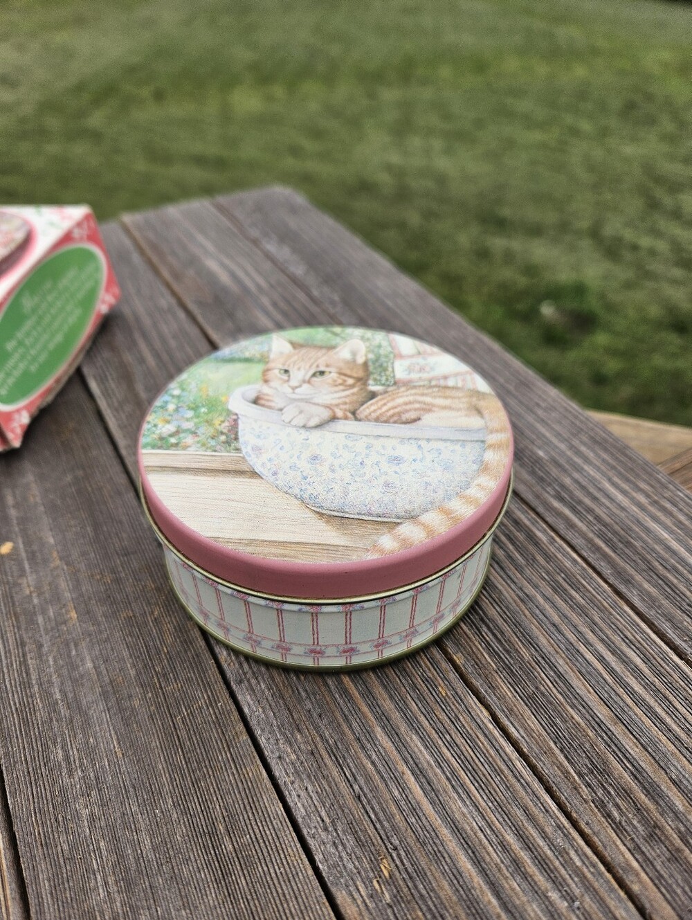 COTTAGECORE CAT KITTEN COASTERS WITH DECORATIVE LIDS ROUND BARWARE TIN SET 80S - Picture 5 of 7